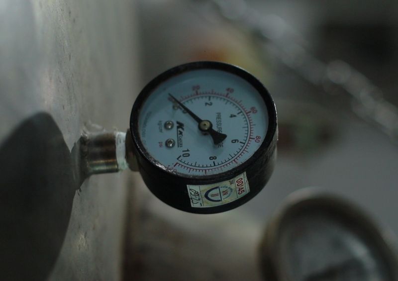 Đồng hồ điều chỉnh áp suất khi chiết xuất tinh dầu