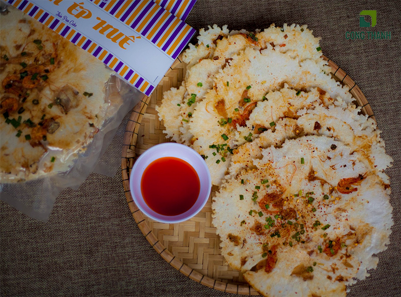 Đặc sản Huế bánh ép khô