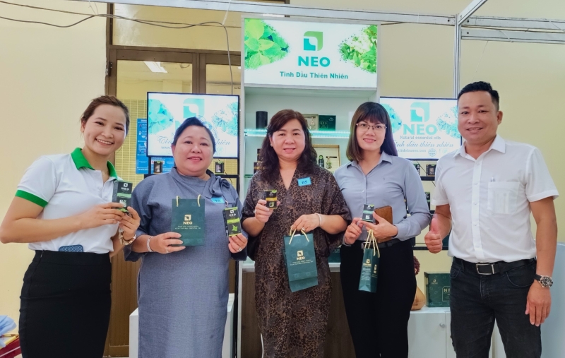 Khách hàng tin dùng sản phâm tinh dầu Công Thành