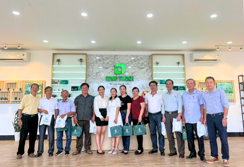 Những vị khách tin tưởng, ủng hộ sản phẩm tinh dầu Công Thành NEO